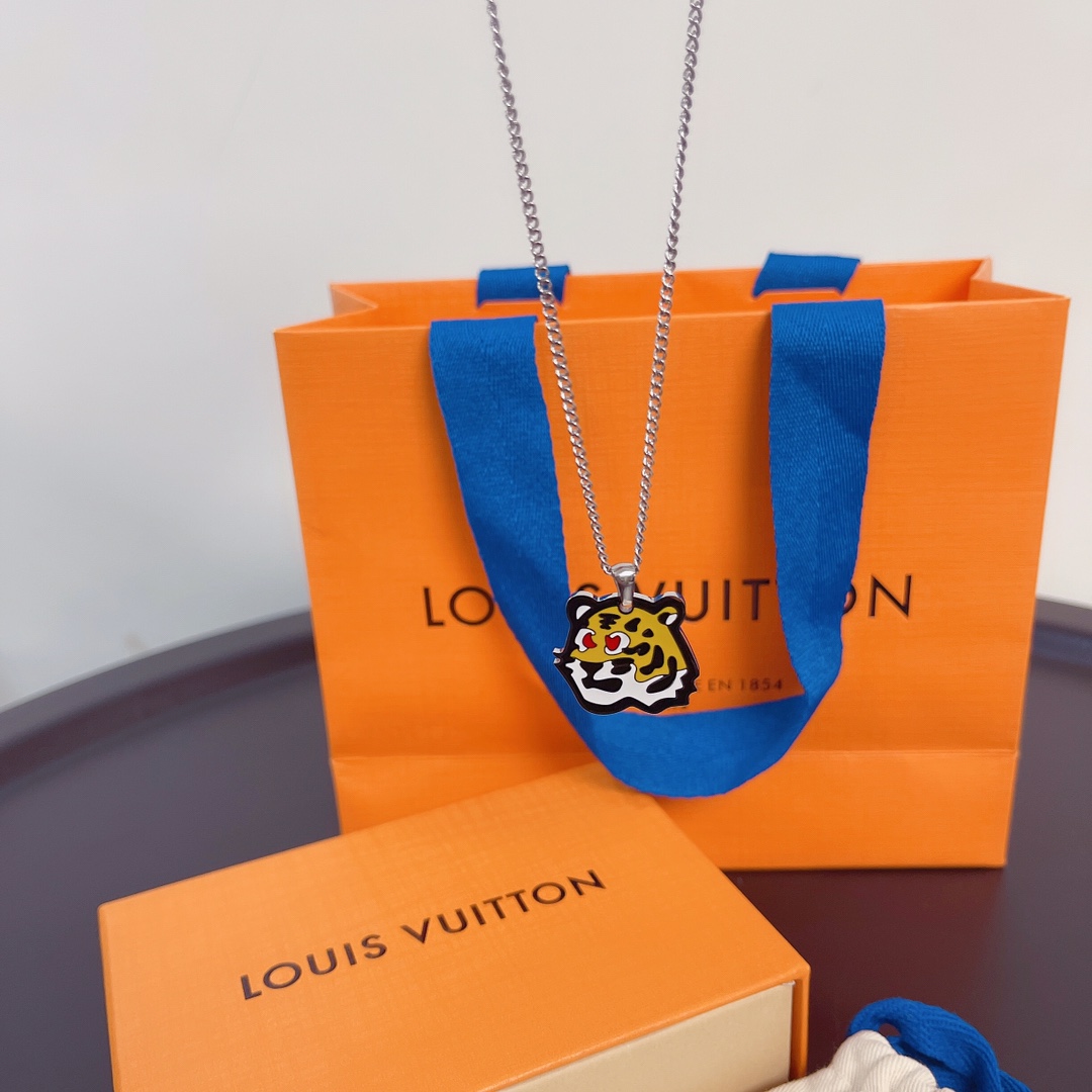 Louis Vuitton（ルイヴィトン）ペンダント・LVタイガー MP3231