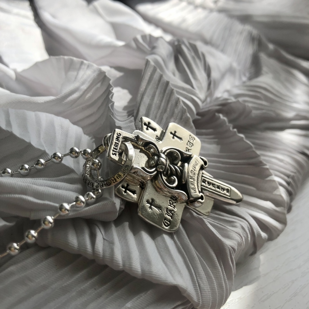 Chrome Hearts（クロムハーツ）3段ソードとホーリーソードサンスクリットペンダントネックレス