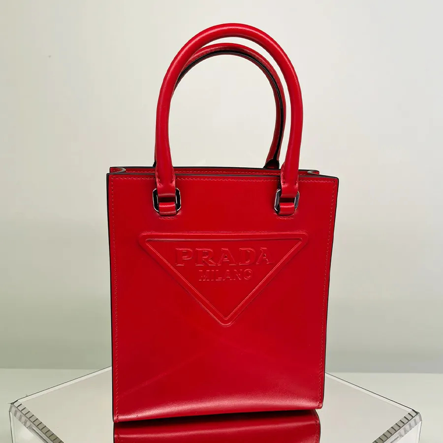 【セール】プラダ☆レザー ハンドバッグ エンボスロゴ☆1BA333