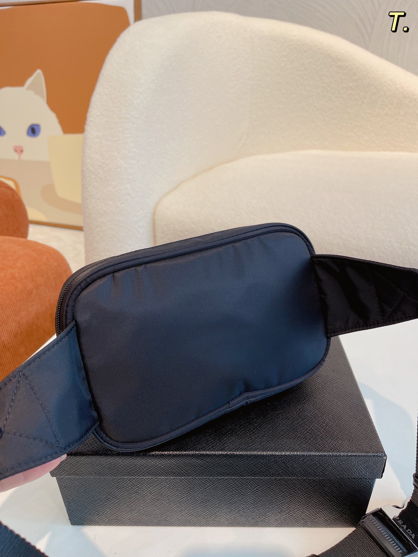 【Prada旗艦店】( プラダ ) バムバッグ 21x4x13 cm