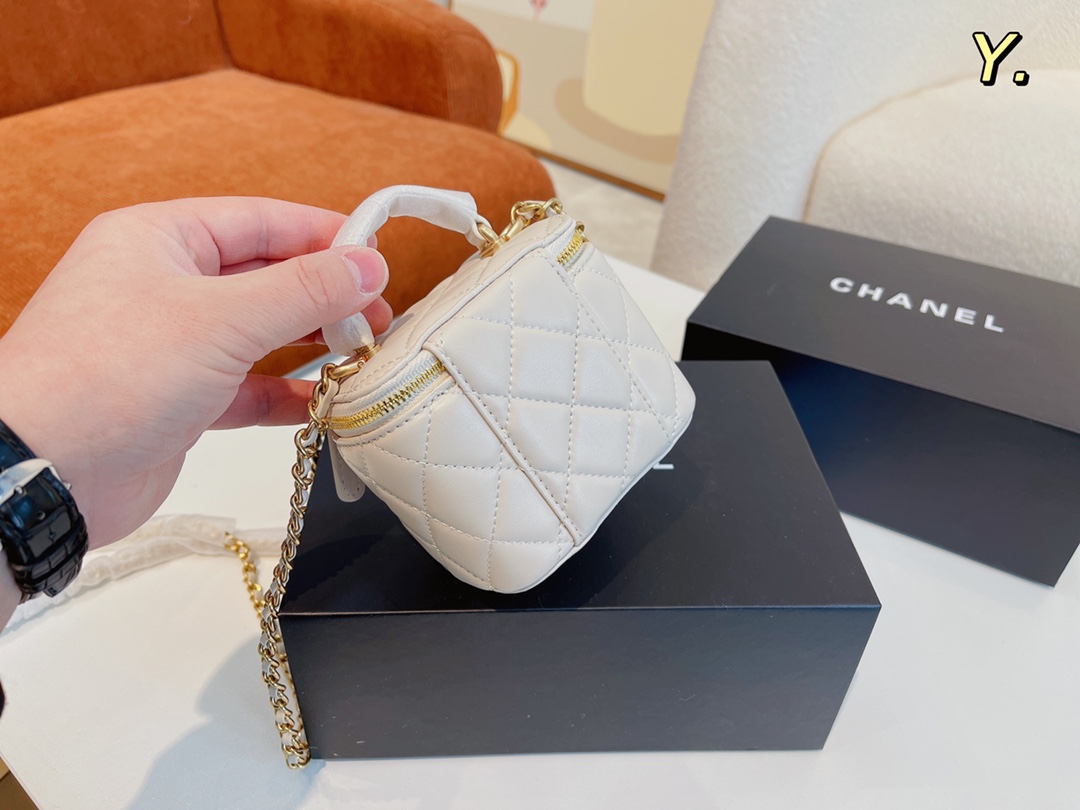 【Chanel 】【シャネル】ショルダーバッグ & クロスボディバッグ 10x7x9 cm