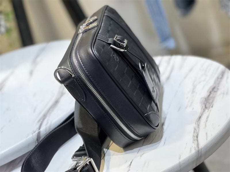 Louis Vuitton シリウスメッセンジャーバッグ N45286