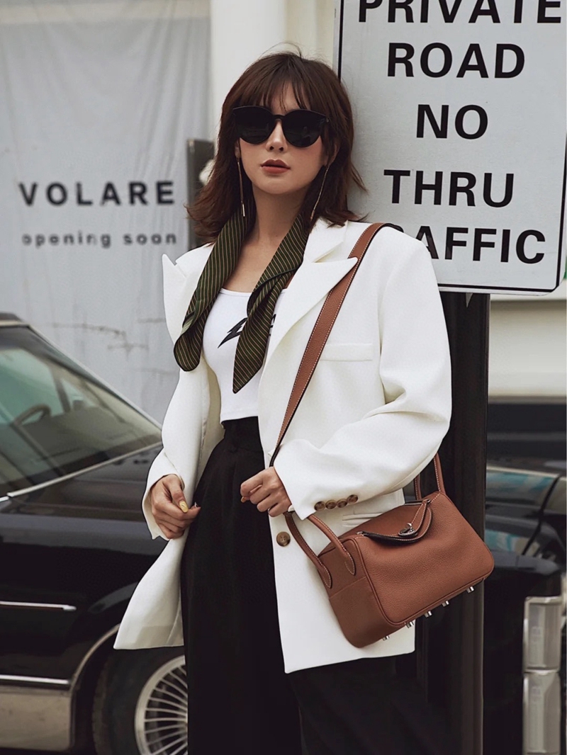 Hermes エルメス ☆ 2021年最新なクラシックな lindy ショルダーバッグ 手提げ袋 肩掛け