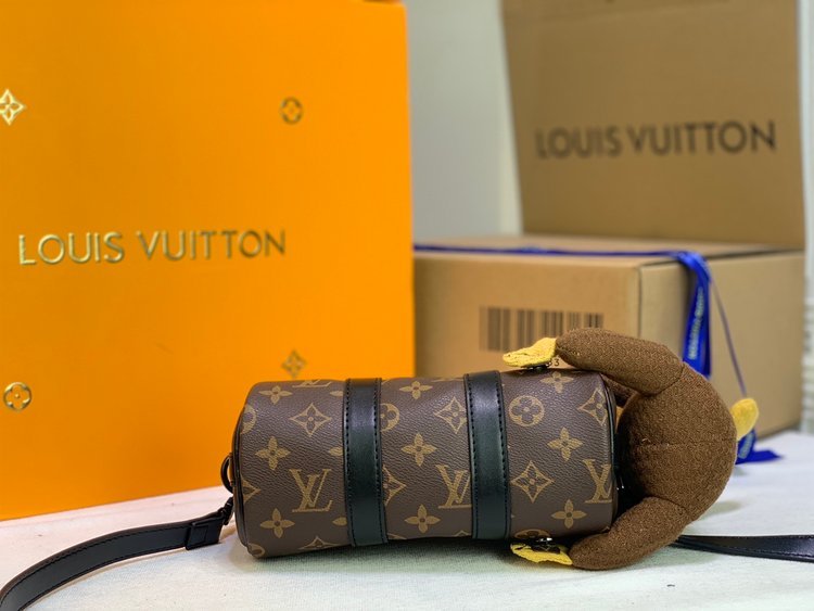 LouisVuitton ルイヴィトン ショルダーバッグ & クロスボディバッグ M80118