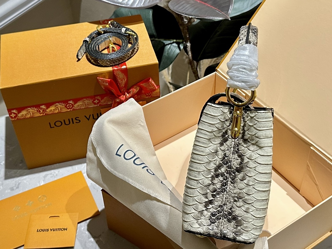 【Louis Vuitton 】カプシーヌのパイソン柄のかっこよさにこだわり、LVはカプシーヌを「レディースバッグ」と位置付ける