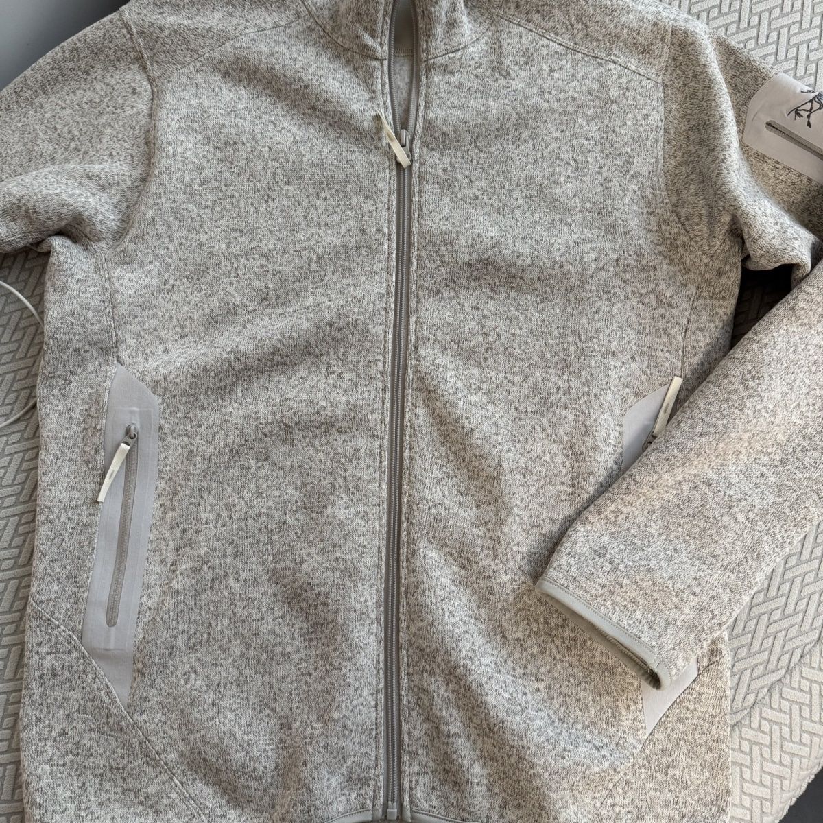 【ARC'TERYX旗艦店】COVERT ニットカーディガン ご好評に付き再入荷！