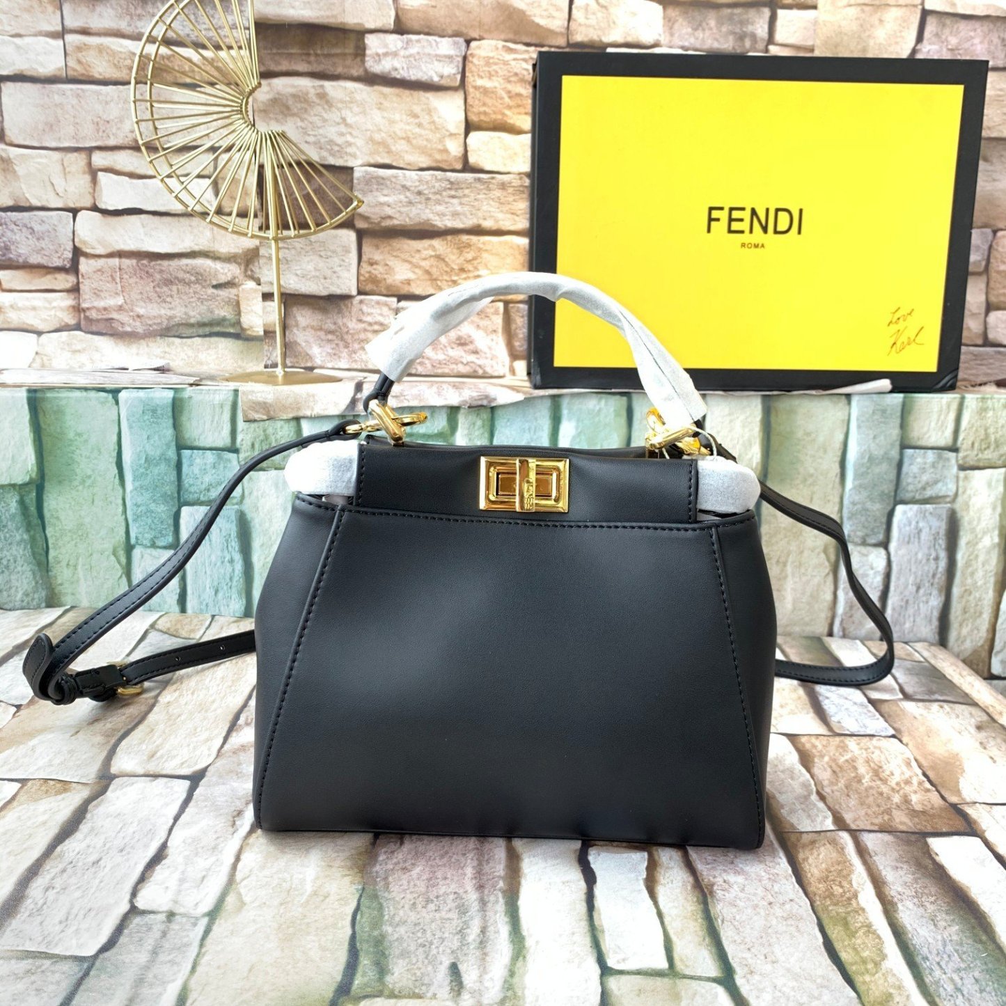 FENDI（フェンディ） メッセンジャーバッグ 23X18X11CM