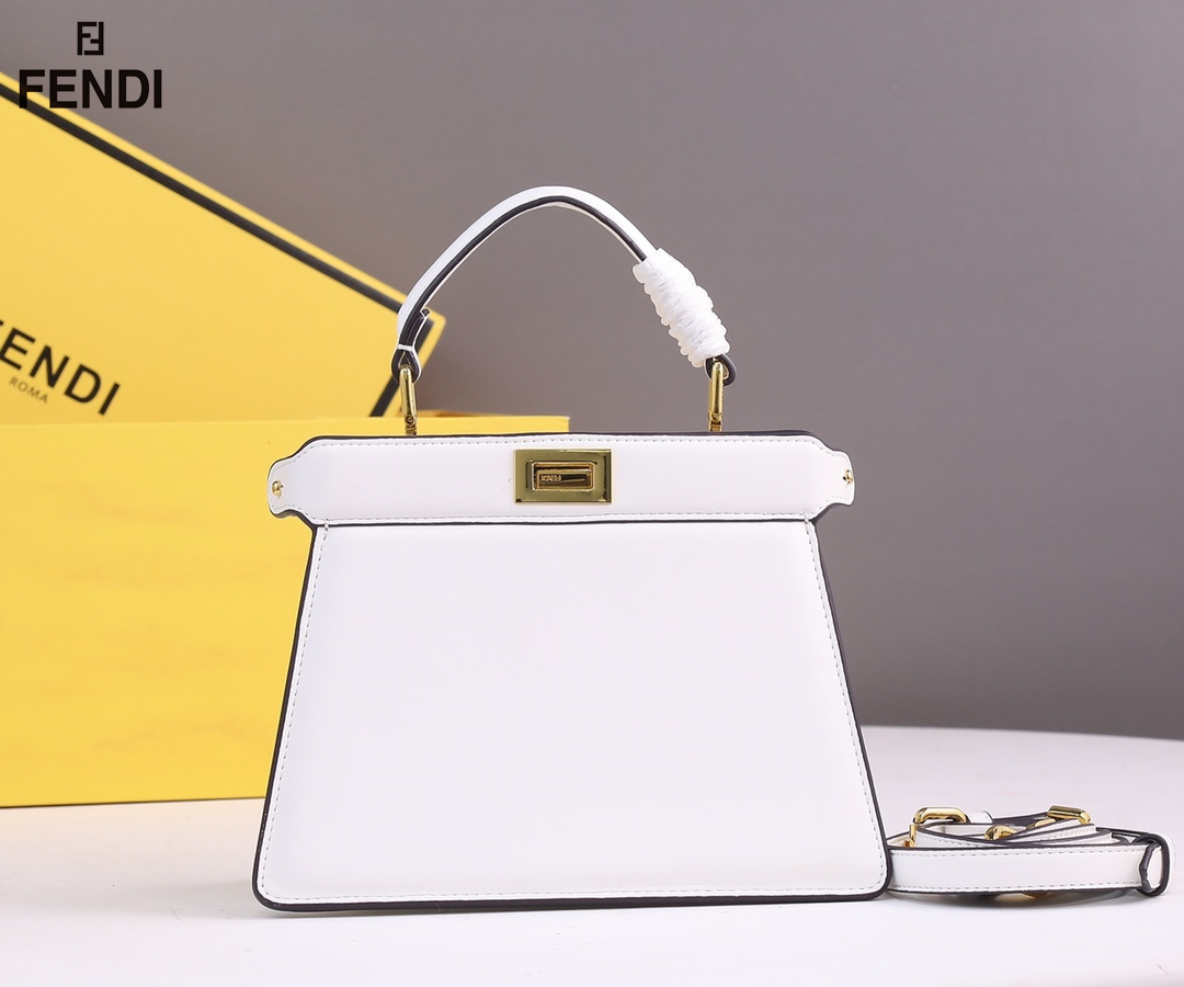 【FENDI 公式 旗艦店】フェンディ ハンドバッグ 当日出荷 好評に付き再入荷！20*15.5*11CM