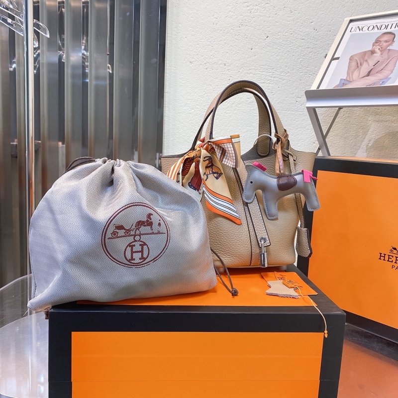 Hermes エルメス ☆ 2021年最新なクラシックな Picotin 20 手提げ袋