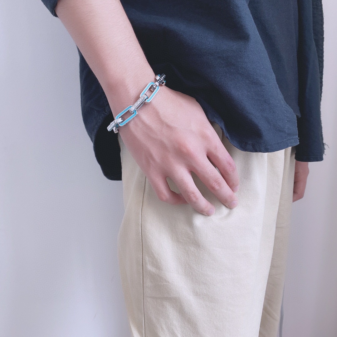 LOUIS VUITTON（ルイヴィトン）チェーンブレスレット