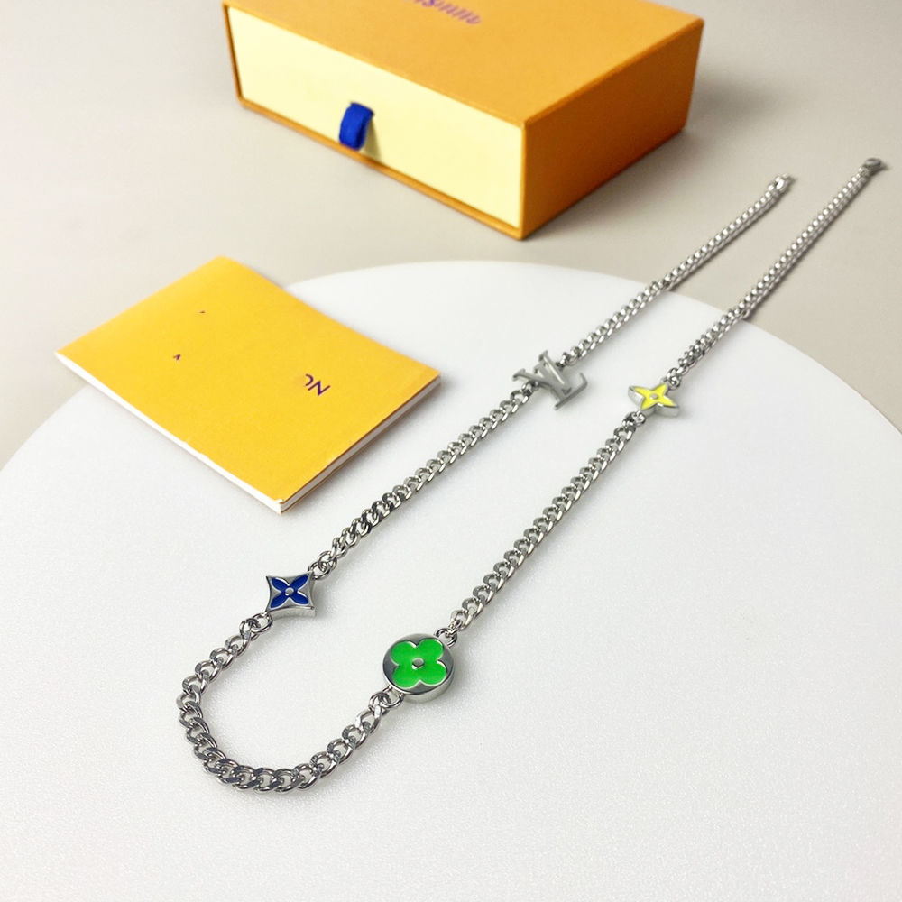 LOUIS VUITTON（ルイヴィトン）Monogram ネックレス OR ブレスレット