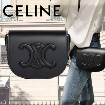 【完売間近】CELINE フォルコキュイル ショルダーバッグ 大人気
