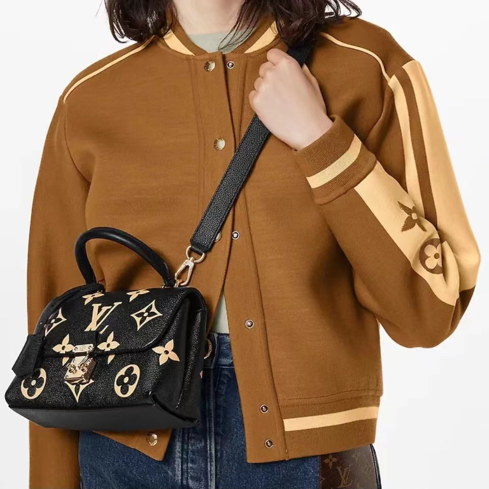 LOUIS VUITTON（ルイヴィトン）MADELEINE BB メッセンジャーバッグ