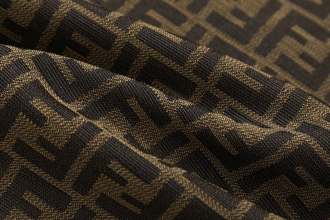 【FENDI 公式旗艦店】 フェンディ シャツ ご好評に付き再入荷！