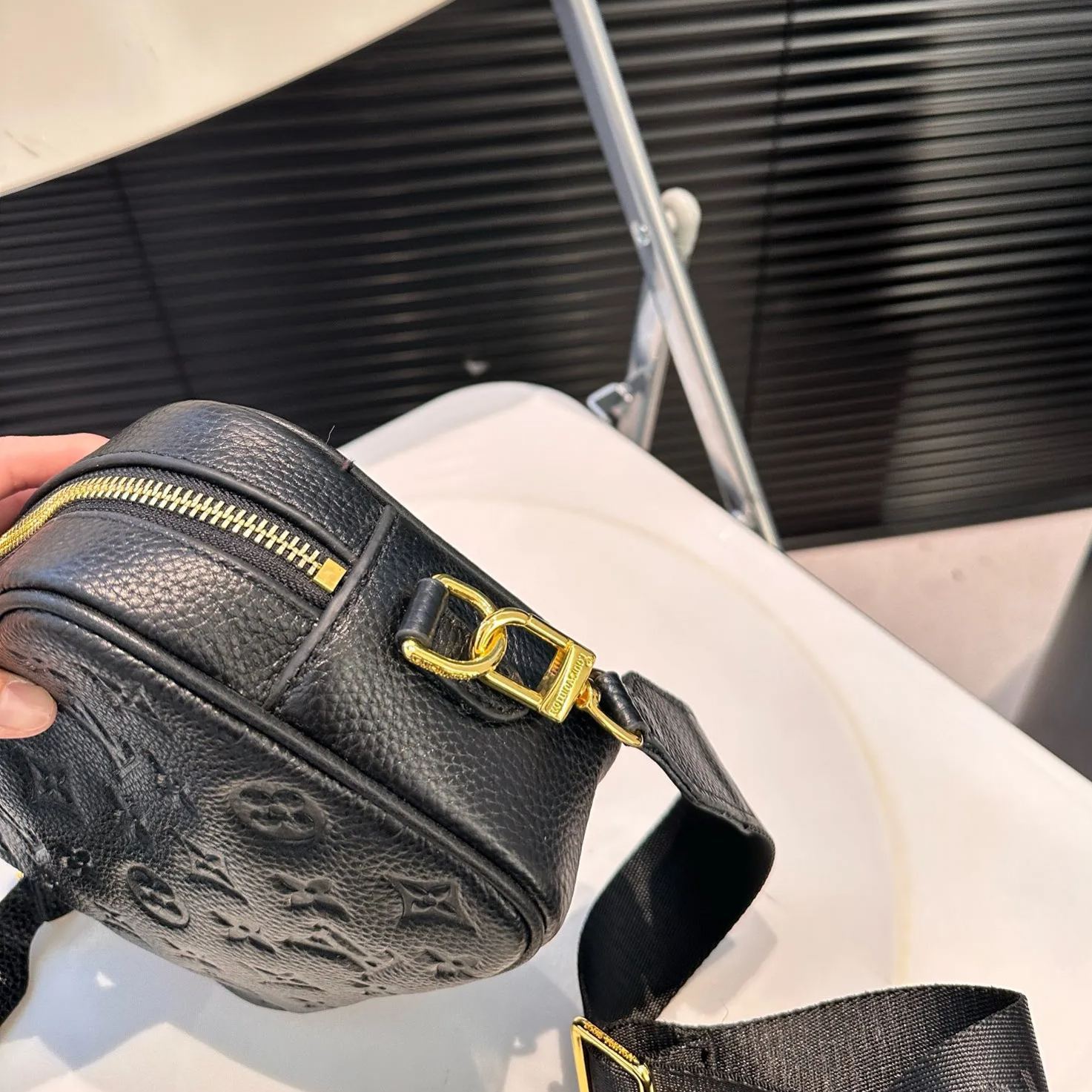 ◇Louis Vuitton◇ 新作カメラバッグは容量もサイズも大好評