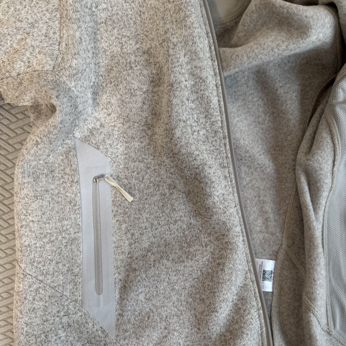 【ARC'TERYX旗艦店】COVERT ニットカーディガン ご好評に付き再入荷！