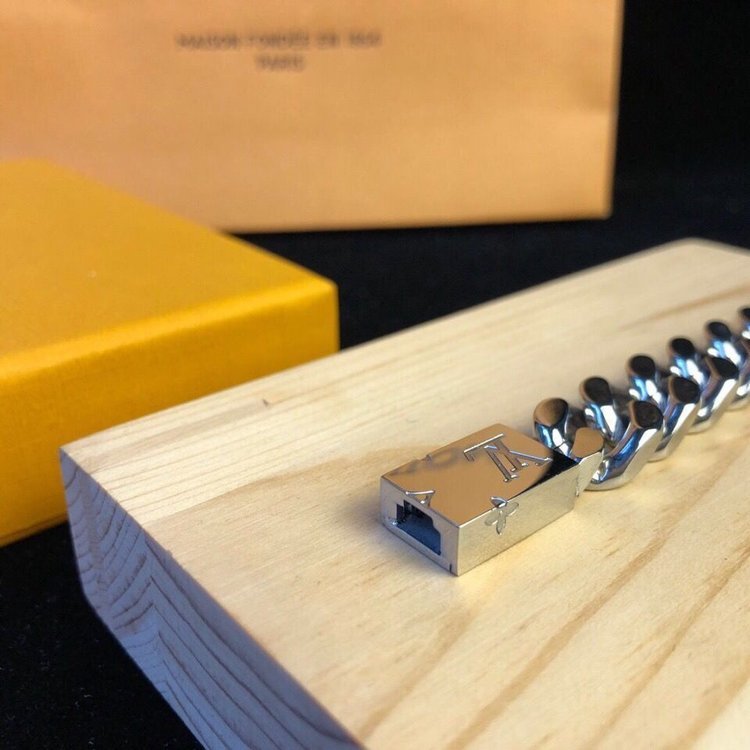 Louis Vuitton（ルイヴィトン） LV ブレスレット 21cm