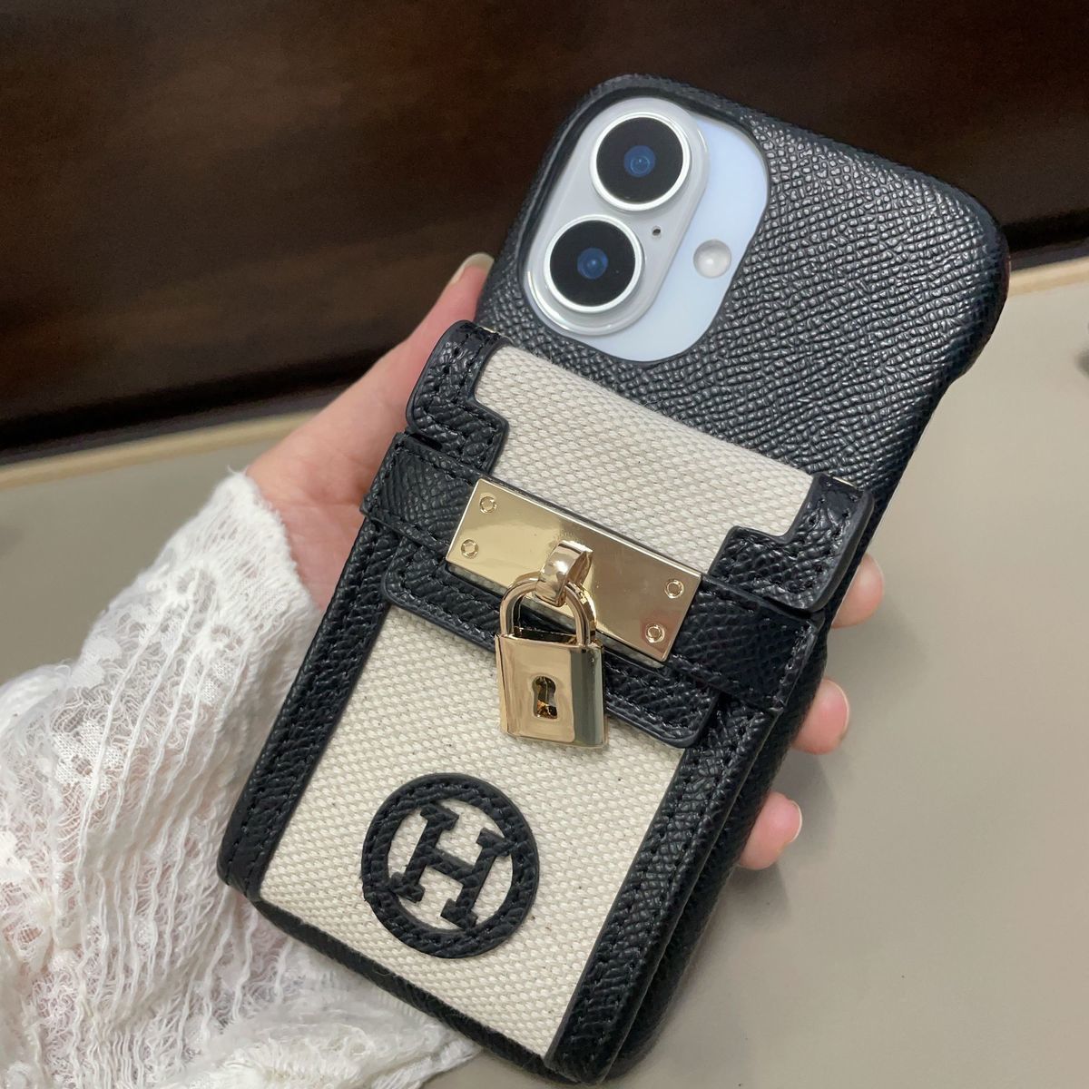 HERMES エルメス 携帯電話ケース 適用対象 apple iPhone