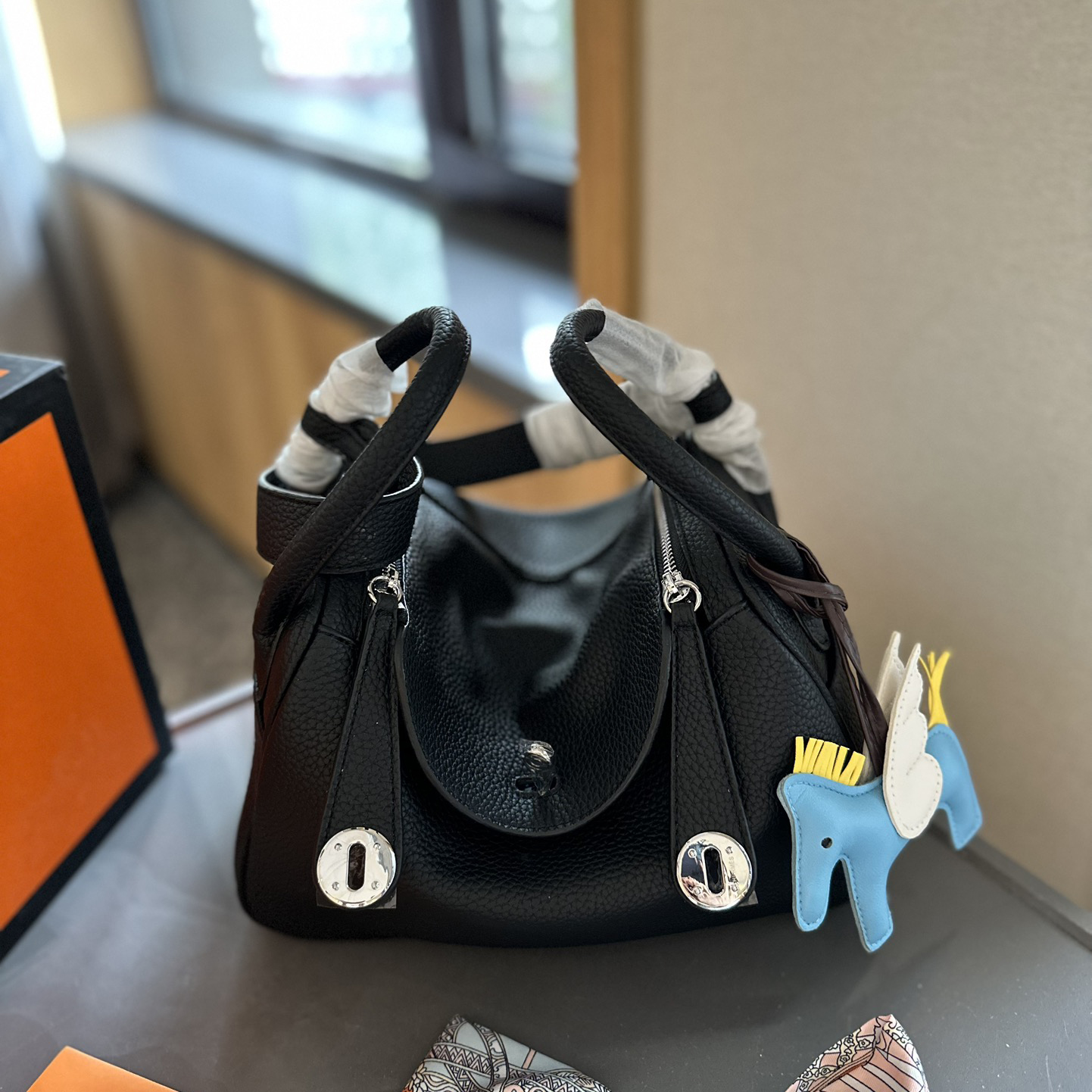 《上品★》【HERMES】リンディ26ハンドバッグ(エトゥープ)