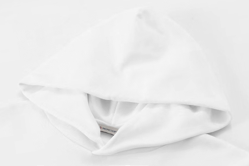 【MONCLER】プリントパーカー