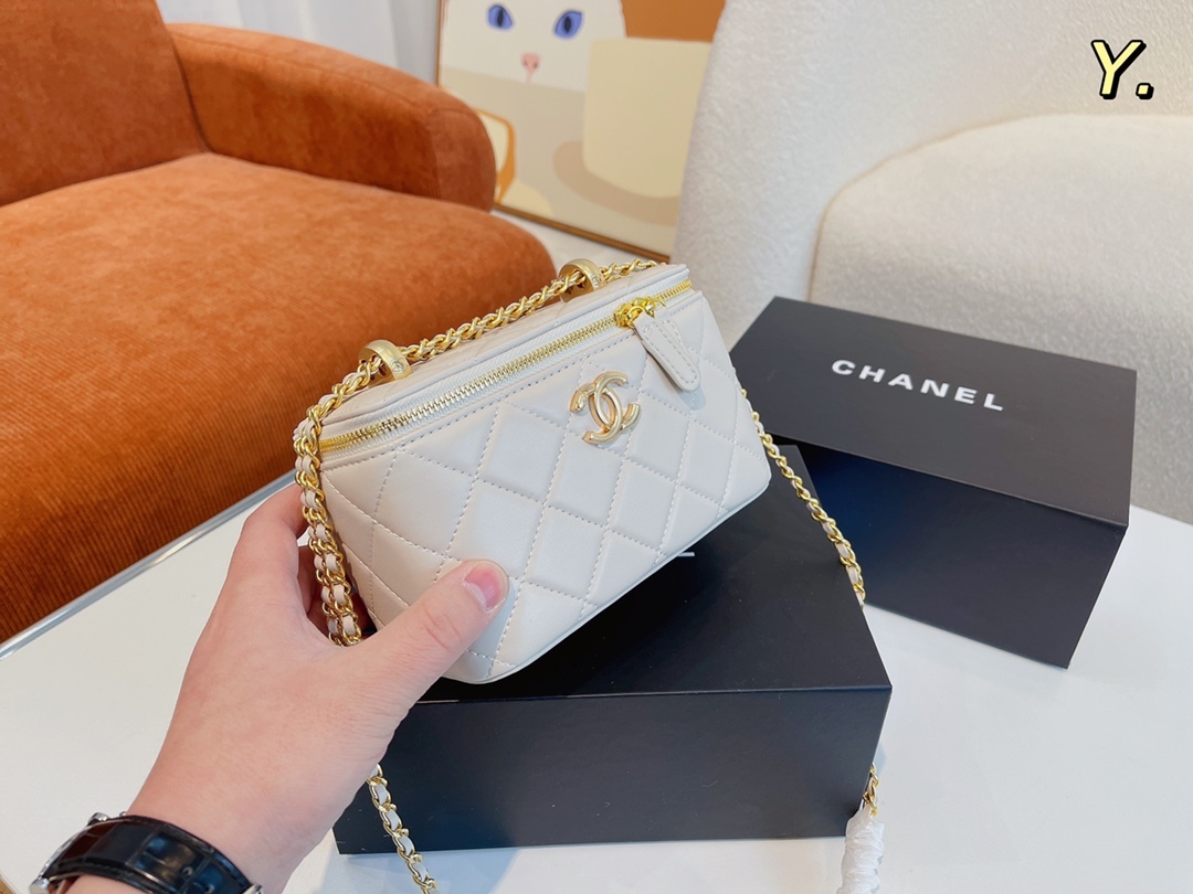 【Chanel 】【シャネル】ショルダーバッグ & クロスボディバッグ 17x8x11 cm