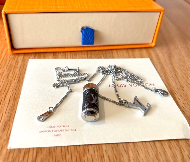 Louis Vuitton（ルイヴィトン）MONOGRAM ECLIPSE ネックレス