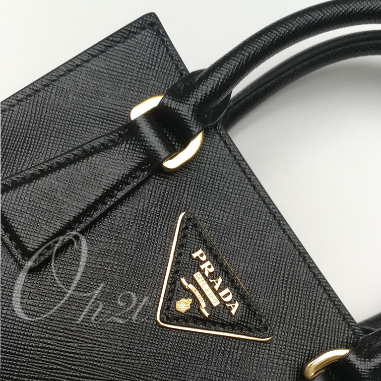 PRADA サフィアーノレザー ハンドバッグ