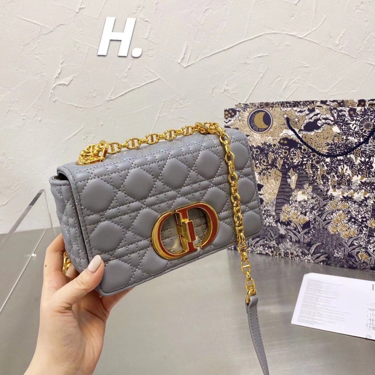 新作 DIOR CARO スモールバッグ カナージュ ソフトカーフスキン