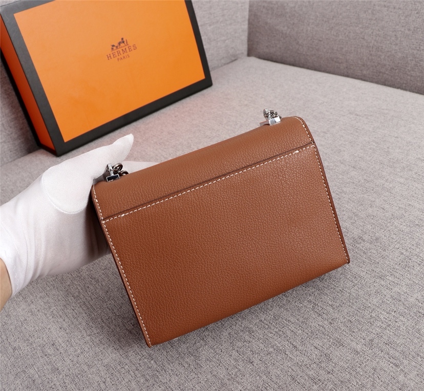 HERMES☆バッグ《ヴェルー》チェーン ミニ ポシェット カーフ