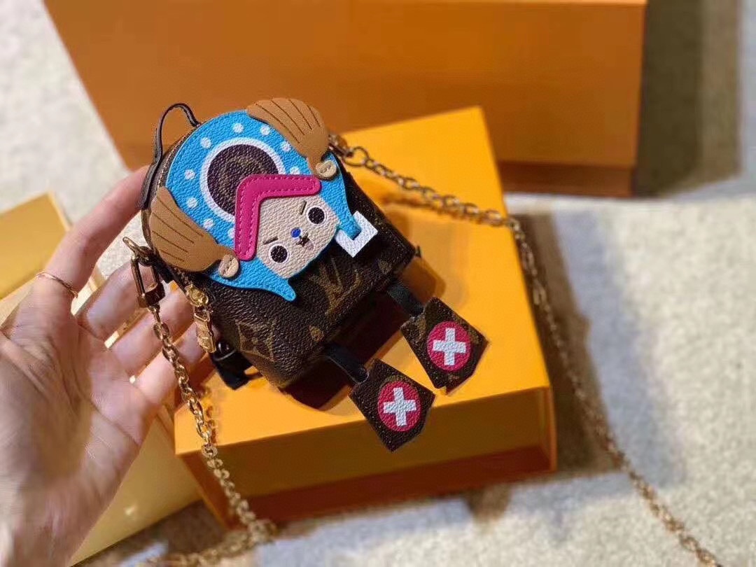 LOUIS VUITTON（ルイヴィトン） MINI メッセンジャーバッグ 10×8×4cm