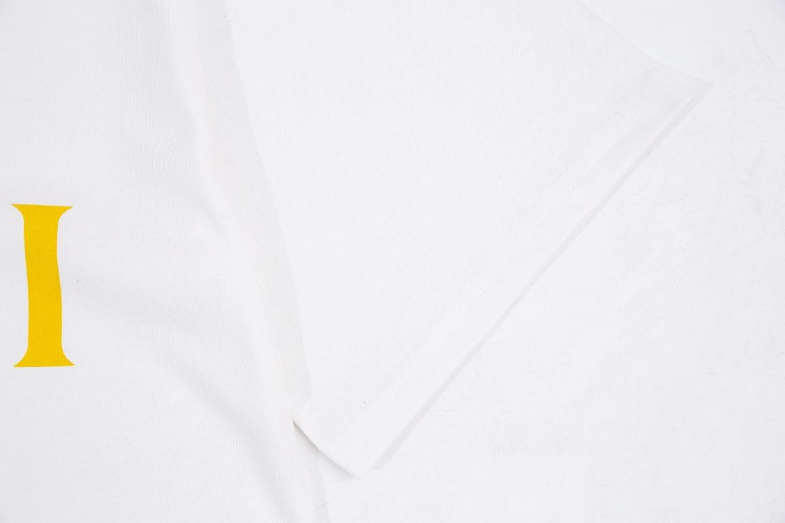 【Gucci 】（グッチ）Tシャツ 男女兼用、ご好評に付き再入荷！