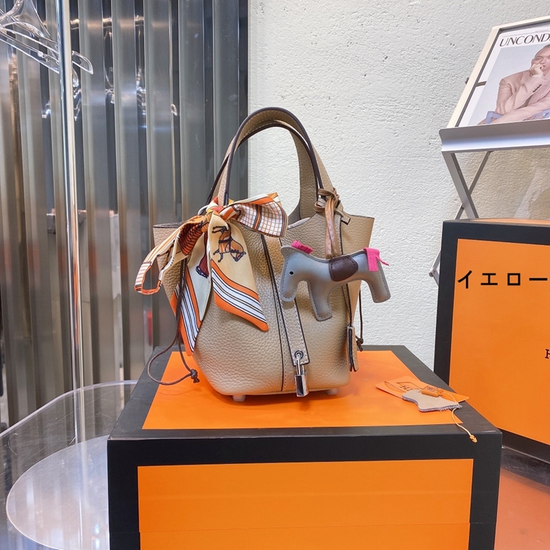 Hermes エルメス ☆ 2021年最新なクラシックな Picotin 20 手提げ袋