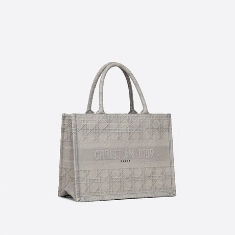 [日本先行発売] “ディオールブックトート” “カナージュ” エンブロイダリー スモールバッグ　ボワ ドゥ ローズ-BUYMA