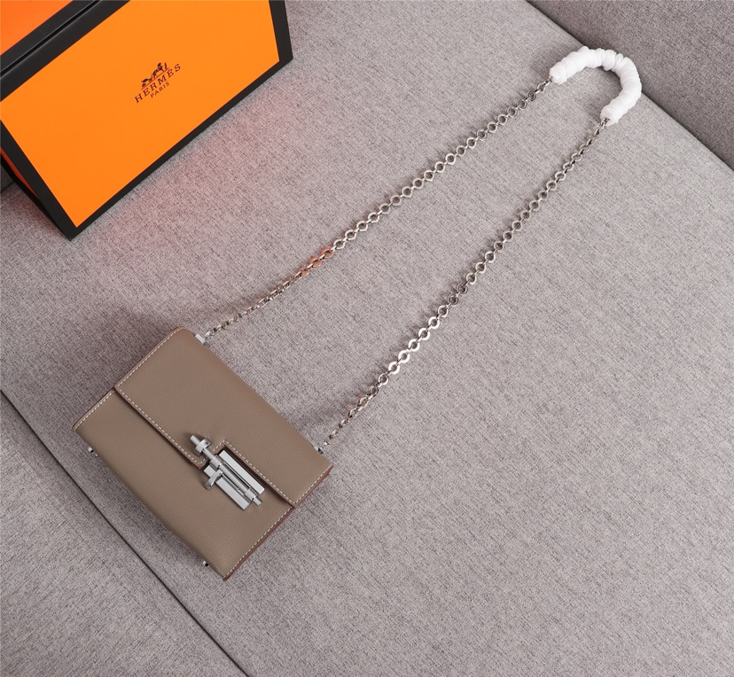 HERMES☆バッグ《ヴェルー》チェーン ミニ ポシェット カーフ