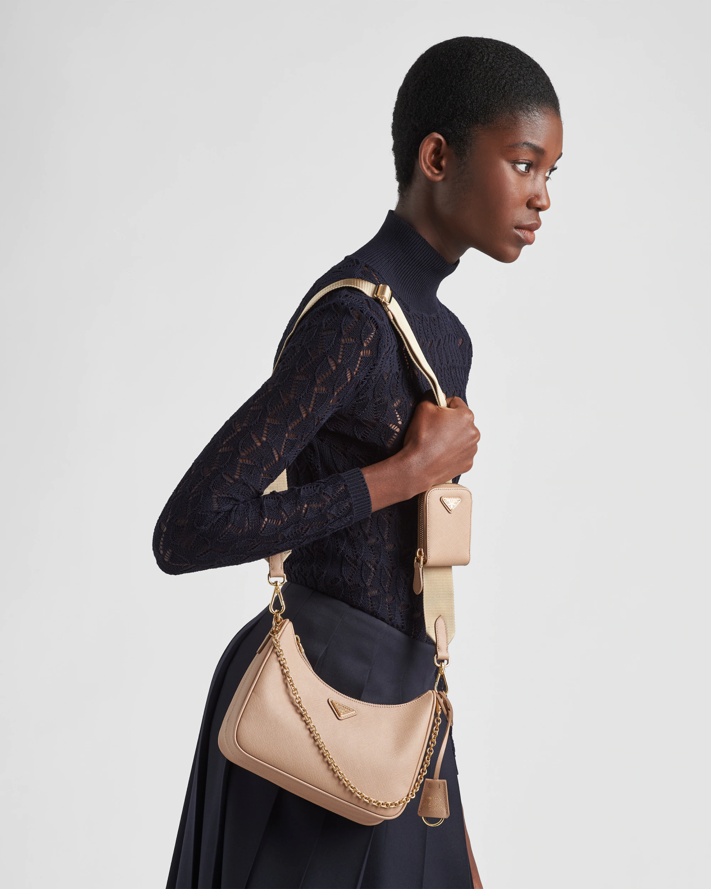 プラダ Re-Edition 2005 サフィアーノレザー バッグ