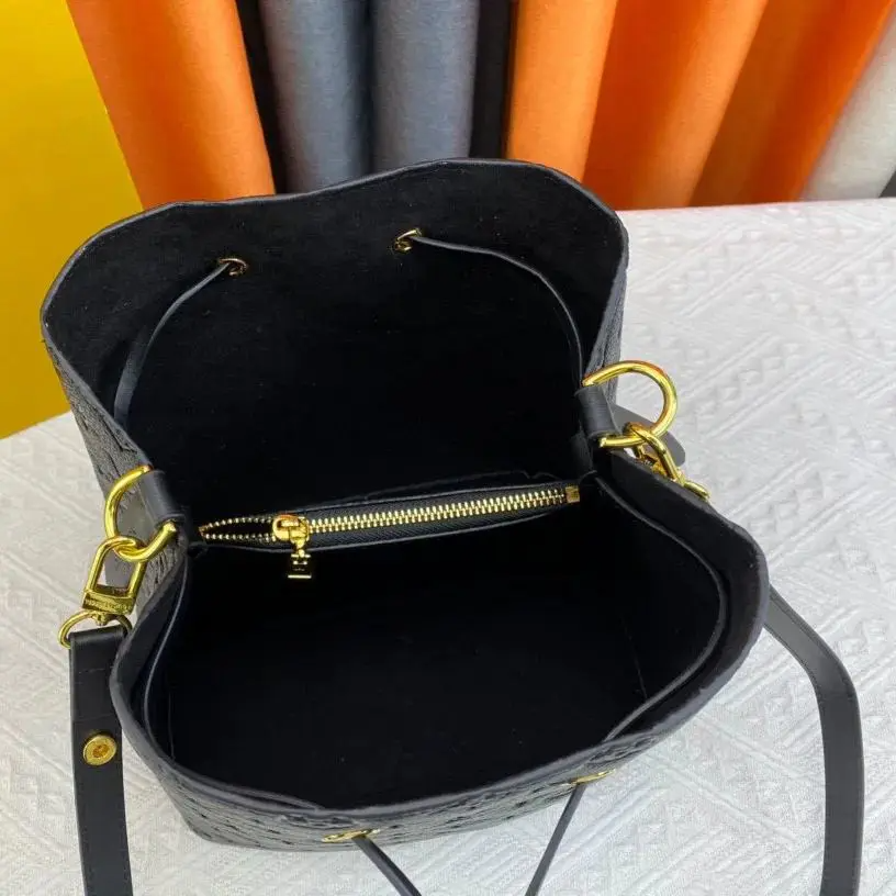 Louis Vuitton お洒落な【ネオノエバッグ MM】レザー 多用途 M45256 M45306 M44022