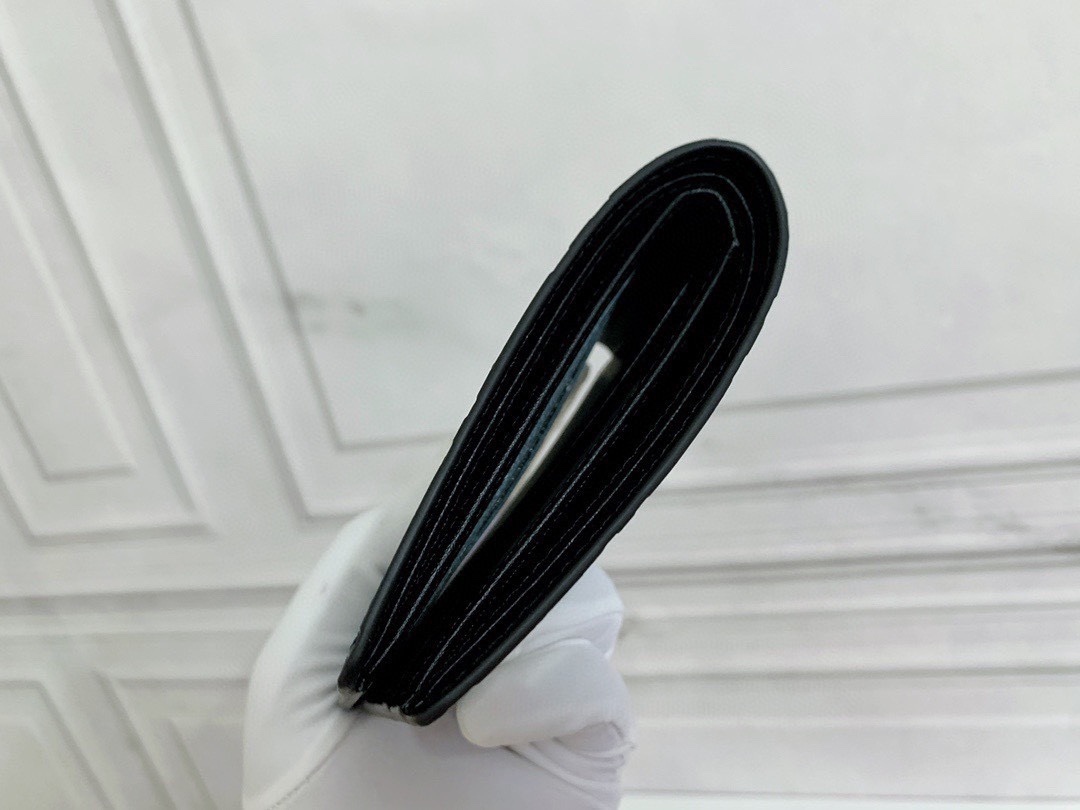 Louis Vuitton（ルイヴィトン） 財布 11x9x1.5cm