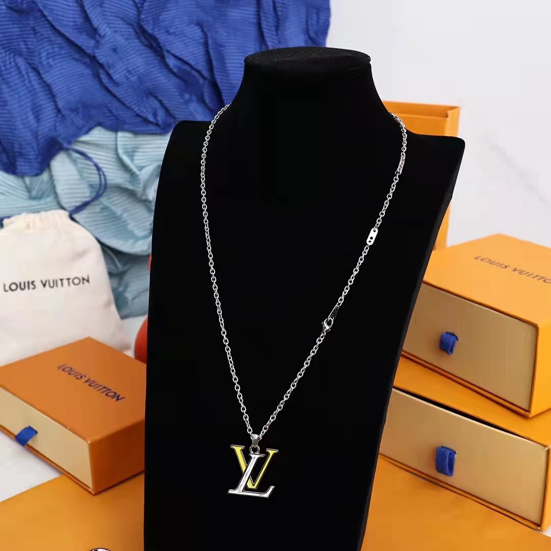 Louis Vuitton（ルイヴィトン）M00526 ペンダント