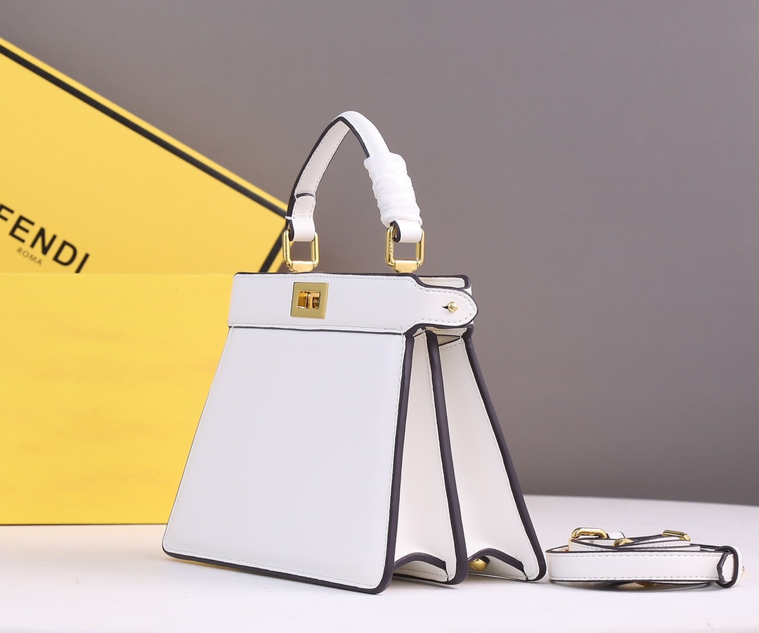 【FENDI 公式 旗艦店】フェンディ ハンドバッグ 当日出荷 好評に付き再入荷！20*15.5*11CM