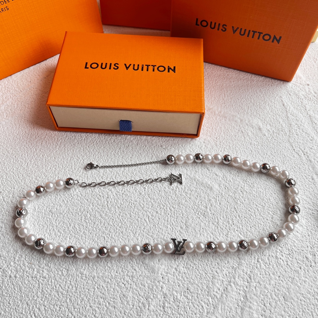 Louis Vuitton（ルイヴィトン）MONOGRAM PEARLS ネックレス M01157