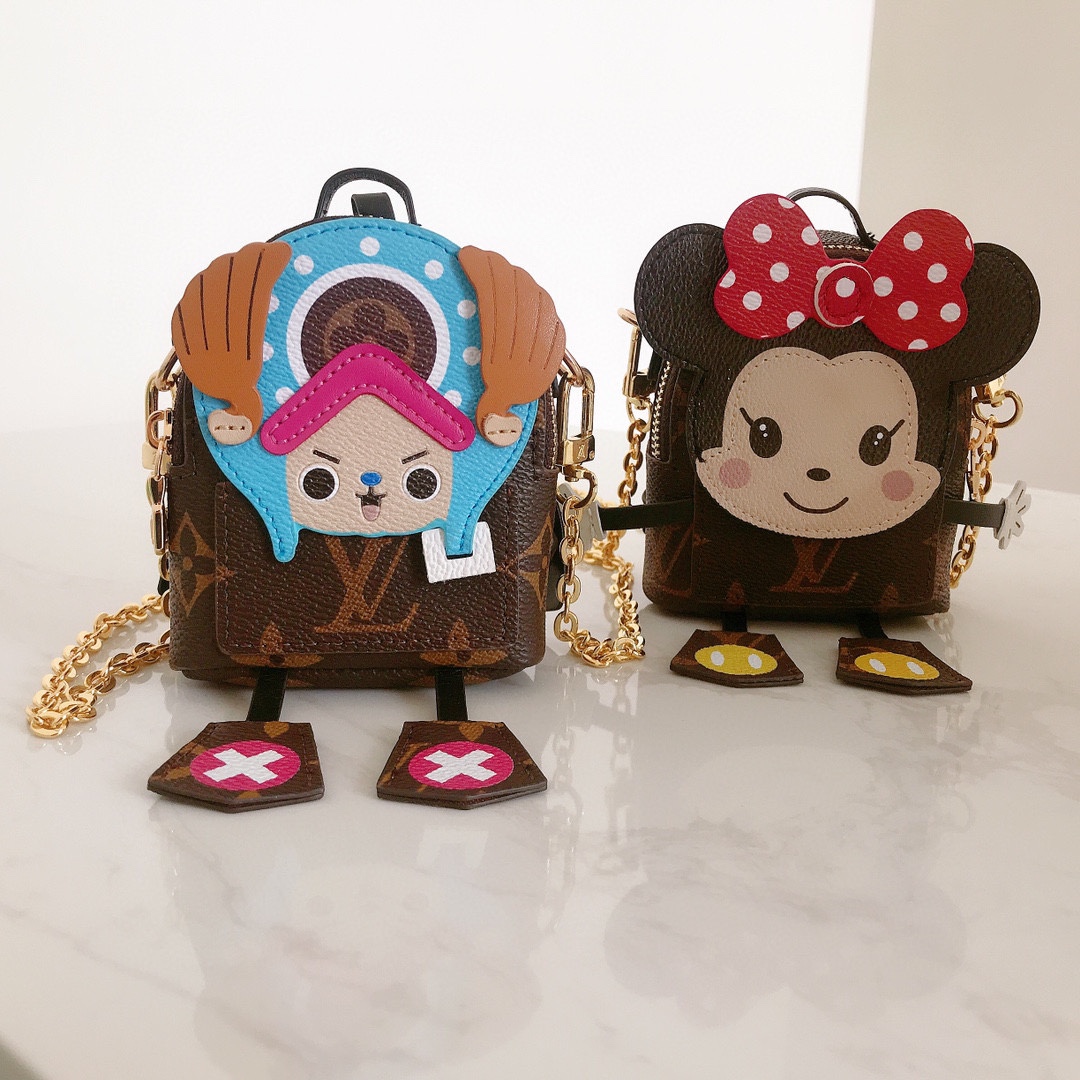 LOUIS VUITTON（ルイヴィトン） MINI メッセンジャーバッグ 10×8×4cm