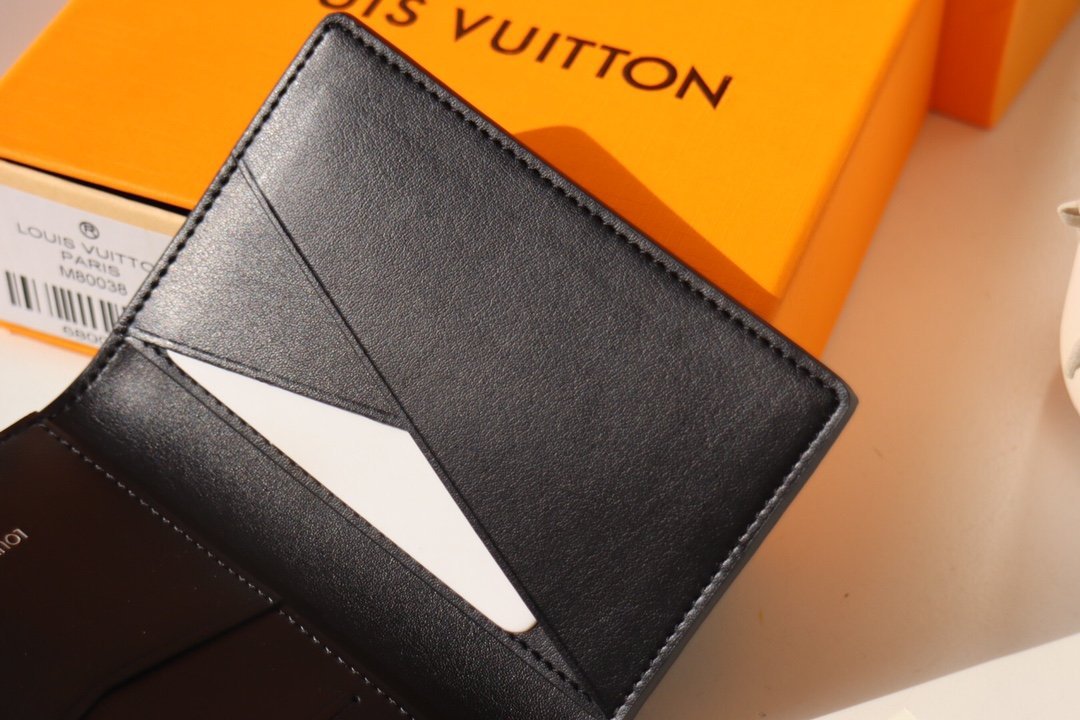 Louis Vuitton (ルイ・ヴィトン) 財布 11x8x1 cm