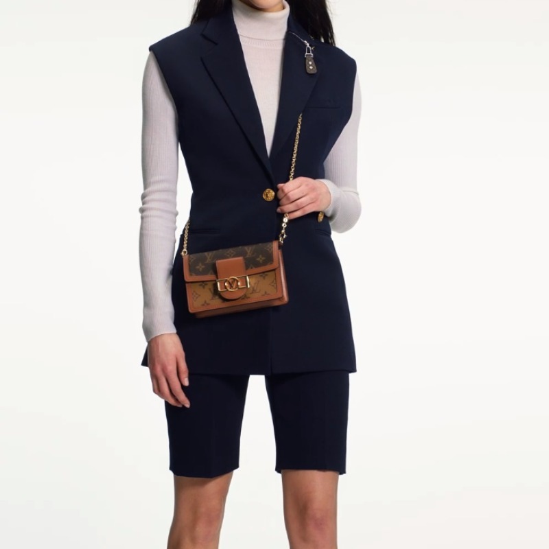 人気！LOUIS VUITTON（ルイヴィトン）Trio メッセンジャーバッグ