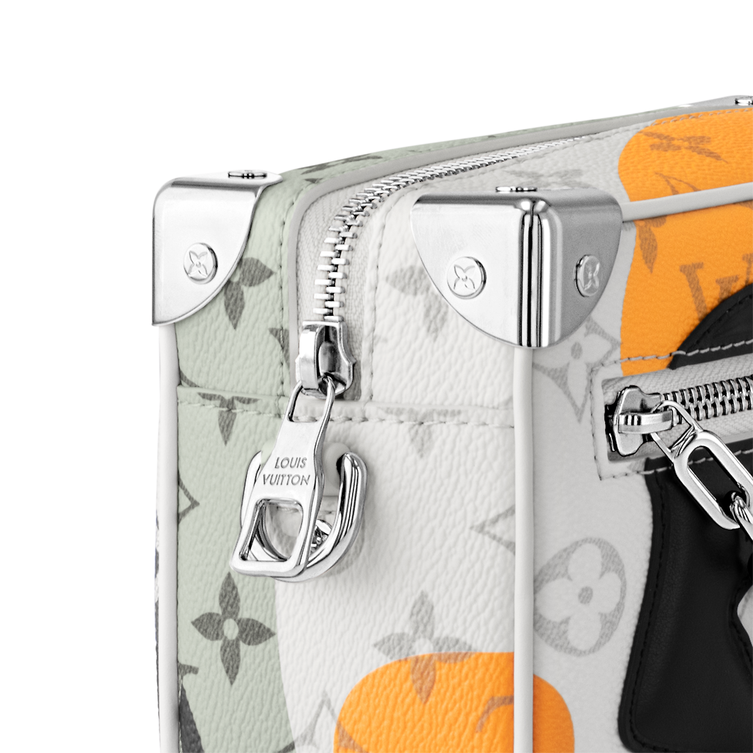 LOUIS VUITTON（ルイヴィトン）MINI SOFT TRUNK メッセンジャーバッグ