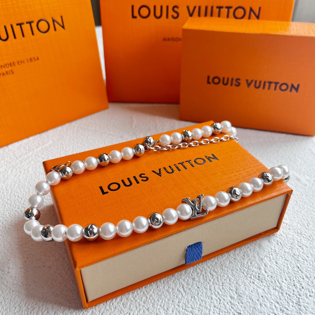 Louis Vuitton（ルイヴィトン）MONOGRAM PEARLS ネックレス M01157