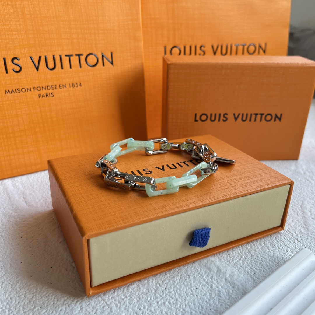LOUIS VUITTON（ルイヴィトン）LV ブレスレット