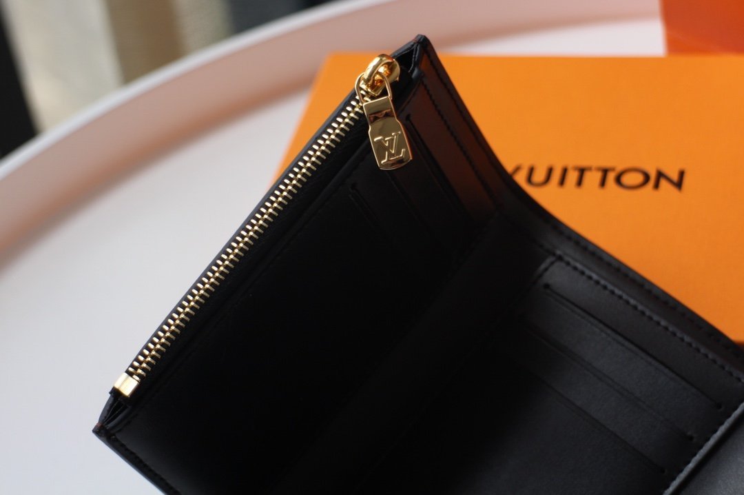 LouisVuitton ルイヴィトン　M68725 DAUPHINE 財布 12x9.5x3.5cm