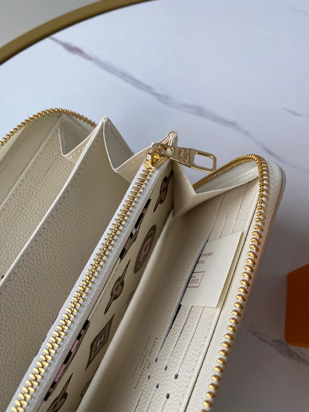 LouisVuitton (ルイ・ヴィトン) Zippy 長財布 19x10cm 2 カラー