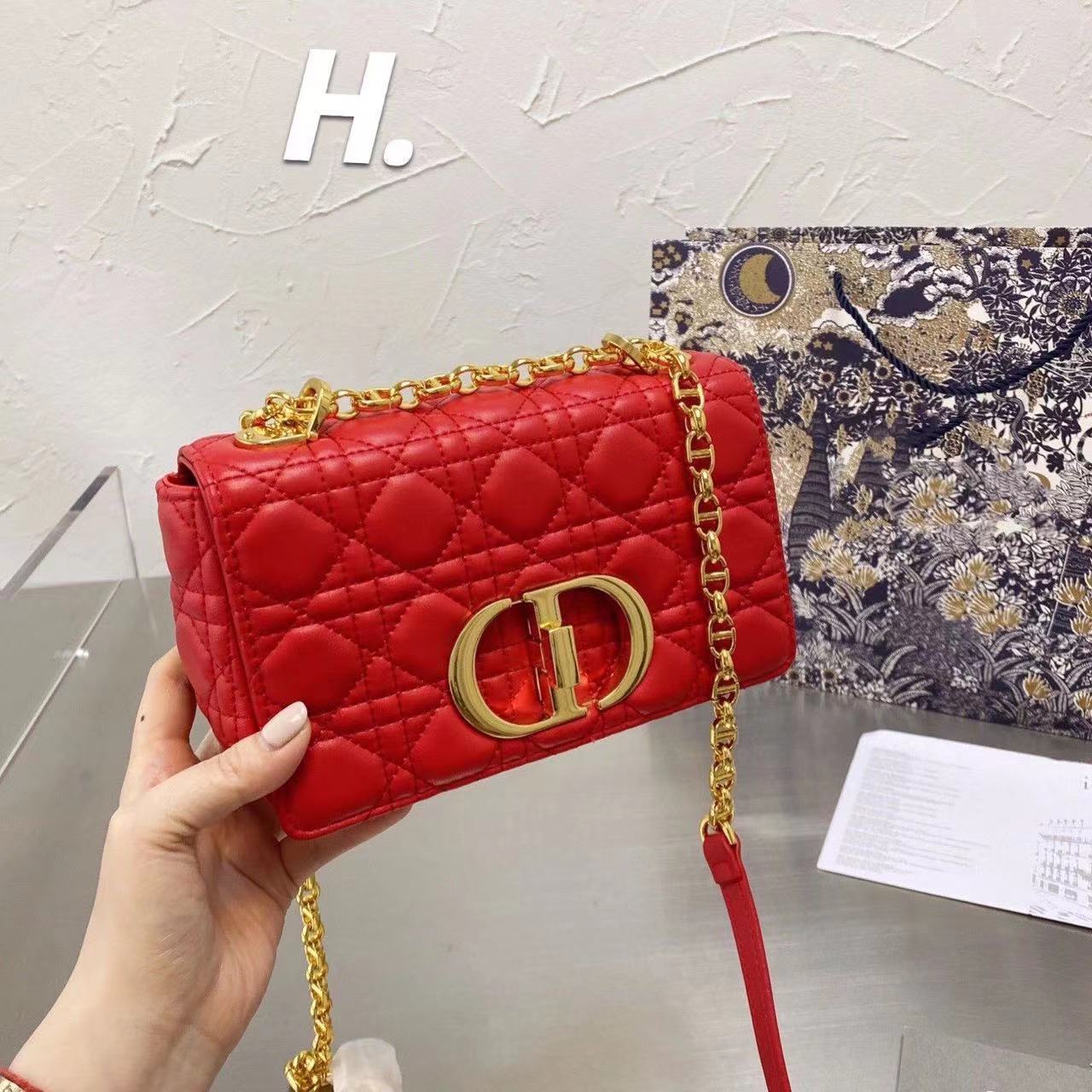 新作 DIOR CARO スモールバッグ カナージュ ソフトカーフスキン