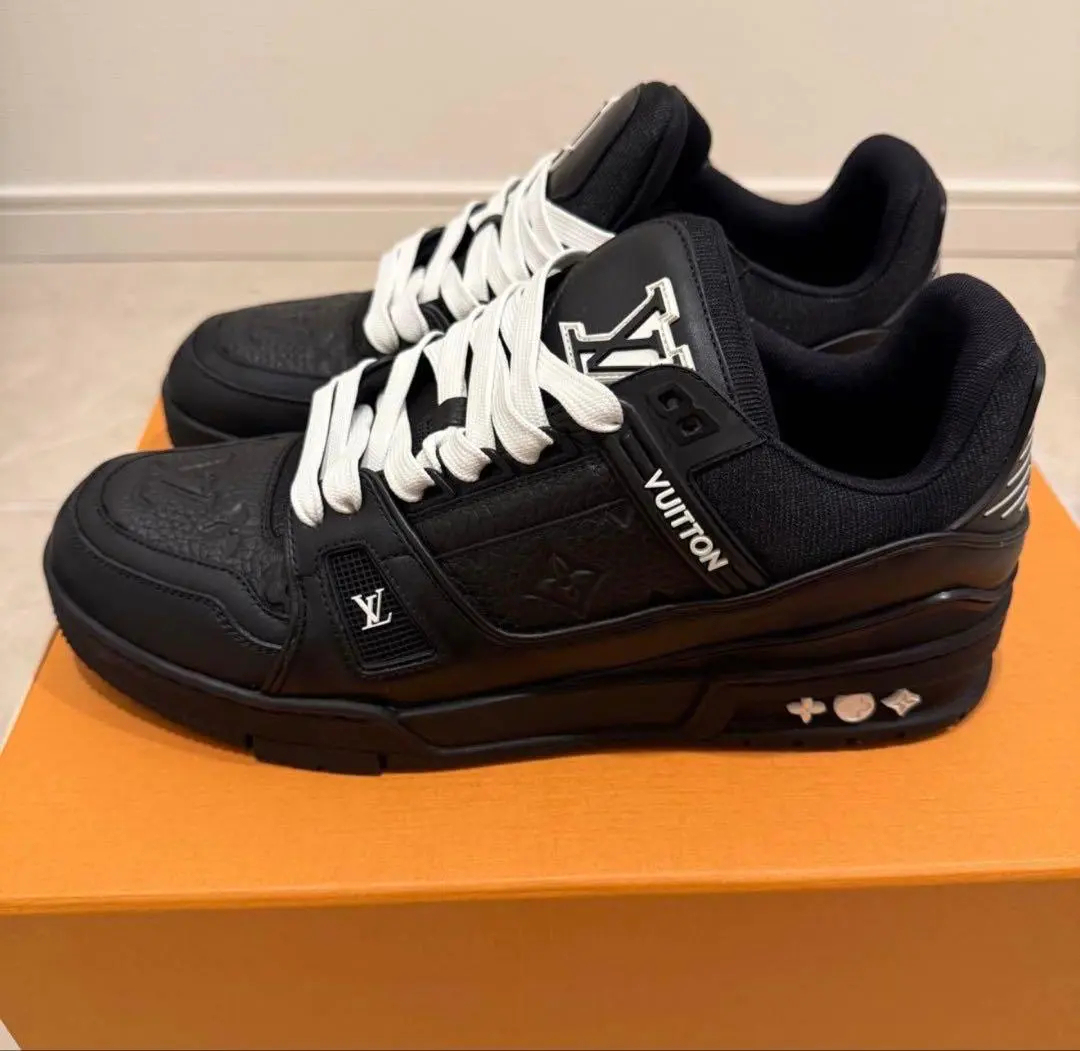 Louis Vuitton スニーカー LV トレーナー 1AAREY